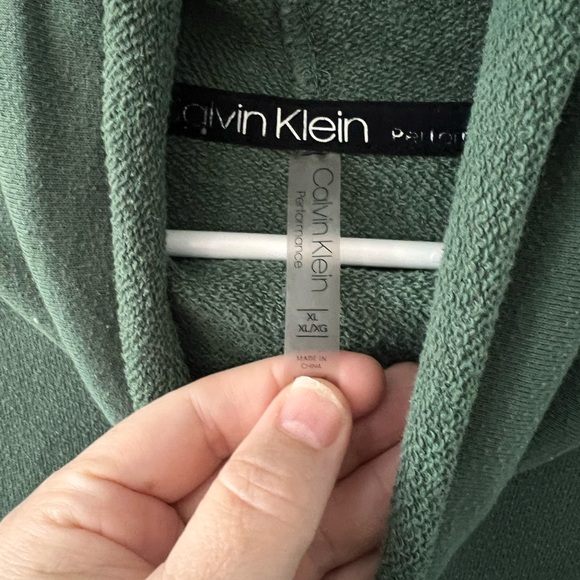 Calvin Klein crop Sweatshirt - Picture 5 of 6